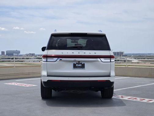 Pristine White Metallic Tri-Coat 2024 Lincoln Navigator Black Label