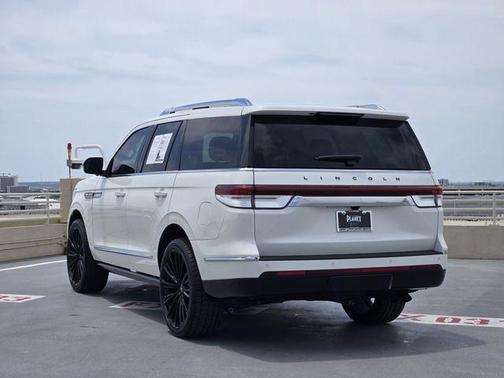 Pristine White Metallic Tri-Coat 2024 Lincoln Navigator Black Label