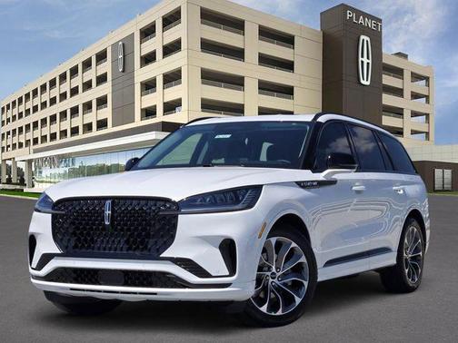 Pristine White Metallic Tri-Coat 2026 Lincoln Aviator Premiere