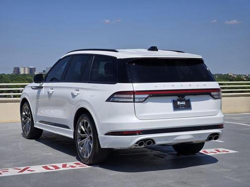 Pristine White Metallic Tri-Coat 2026 Lincoln Aviator Premiere