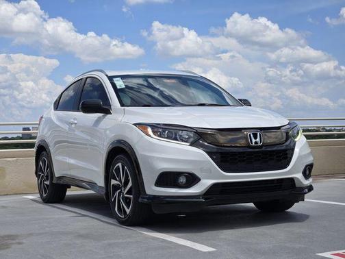 Platinum White Pearl 2019 Honda HR-V Sport