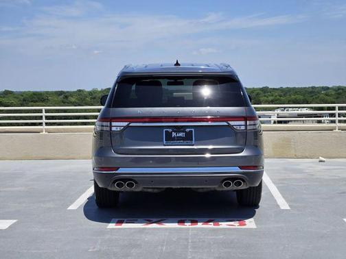 Asher Gray Metallic Clearcoat 2023 Lincoln Aviator Reserve