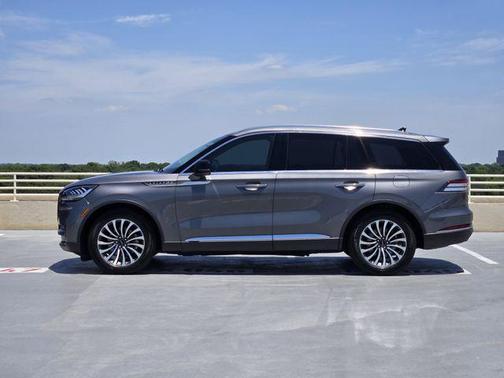 Asher Gray Metallic Clearcoat 2023 Lincoln Aviator Reserve