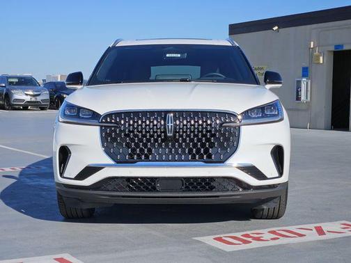 Pristine White Metallic Tri-Coat 2026 Lincoln Aviator Reserve