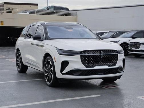 2024 Lincoln Nautilus Black Label