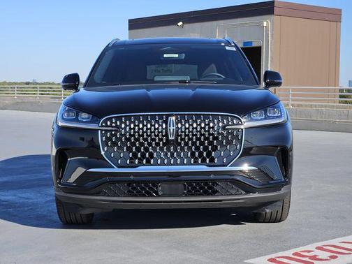 Infinite Black Metallic Clearcoat 2026 Lincoln Aviator Reserve