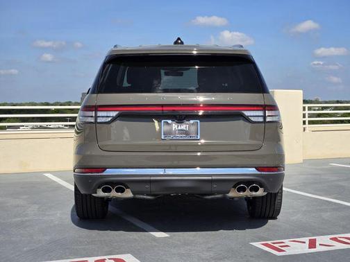 Harbor Gray Clearcoat 2026 Lincoln Aviator Reserve AWD