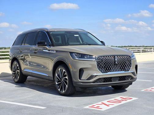 Harbor Gray Clearcoat 2026 Lincoln Aviator Reserve AWD