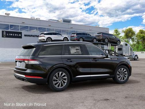 Infinite Black Metallic Clearcoat 2027 Lincoln Aviator Premiere