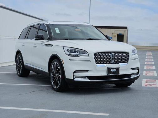 Pristine White Metallic Tri-Coat 2023 Lincoln Aviator Reserve