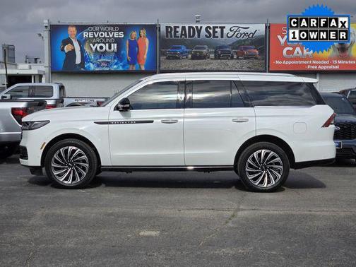 Pristine White Metallic Tri-Coat 2025 Lincoln Navigator Black Label