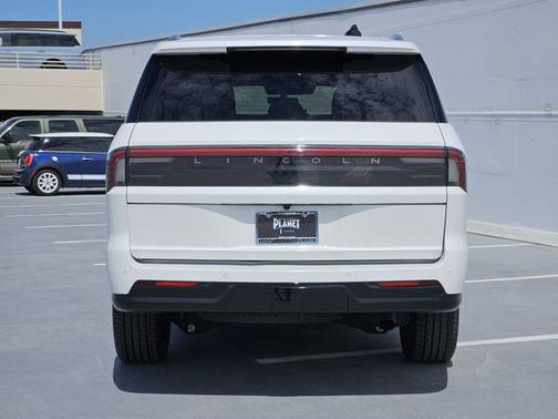 Pristine White Metallic Tri-Coat 2025 Lincoln Navigator Black Label
