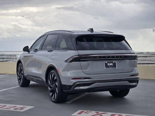 Gray Matter Metallic Clearcoat 2026 Lincoln Nautilus Reserve