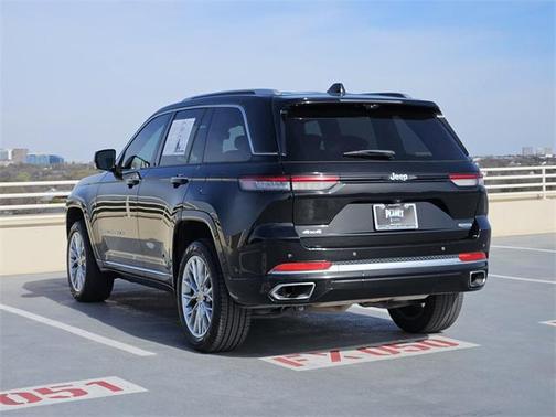 2023 Jeep Grand Cherokee Summit