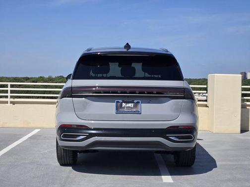 Gray Matter Metallic Clearcoat 2026 Lincoln Nautilus Reserve