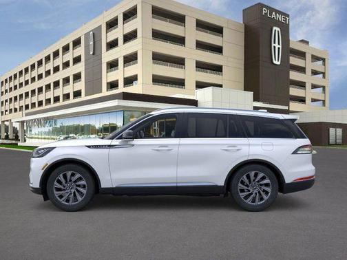 Pristine White Metallic Tri-Coat 2026 Lincoln Aviator Premiere
