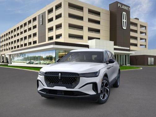 Silver Radiance Metallic Clearcoat 2026 Lincoln Nautilus Premiere