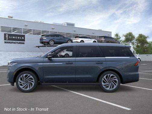 Flight Blue Metallic Clearcoat 2026 Lincoln Navigator Premiere