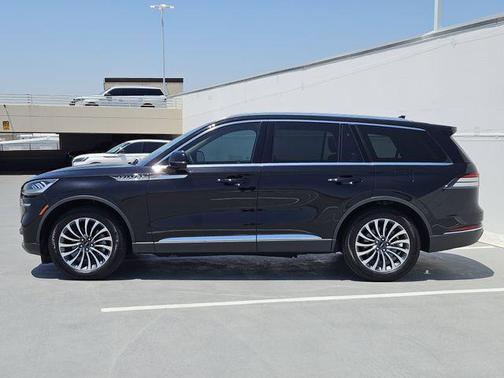 Infinite Black Metallic Clearcoat 2024 Lincoln Aviator Premiere