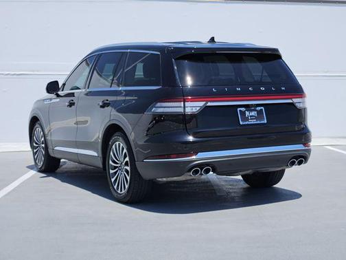 Infinite Black Metallic Clearcoat 2024 Lincoln Aviator Premiere