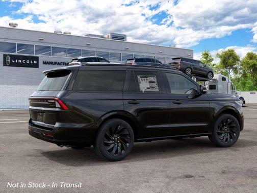 Infinite Black Metallic Clearcoat 2027 Lincoln Navigator Reserve