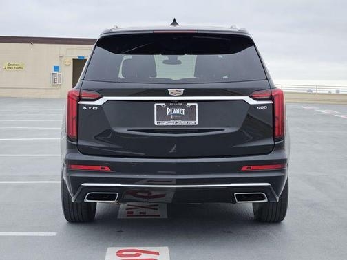 Stellar Black Metallic 2023 Cadillac XT6 Premium Luxury FWD