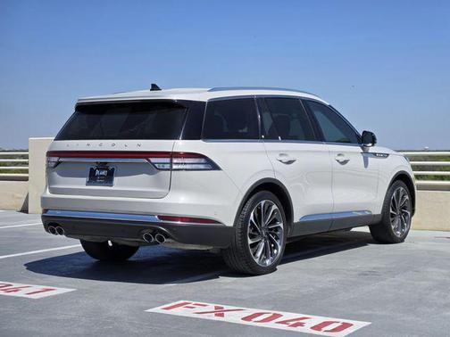 Ceramic Pearl Metallic Tri-Coat 2023 Lincoln Aviator Reserve