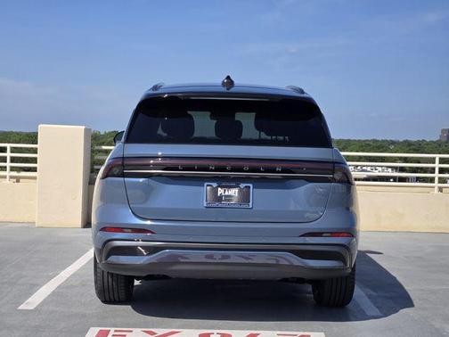 Whisper Blue Metallic Clearcoat 2026 Lincoln Nautilus Reserve