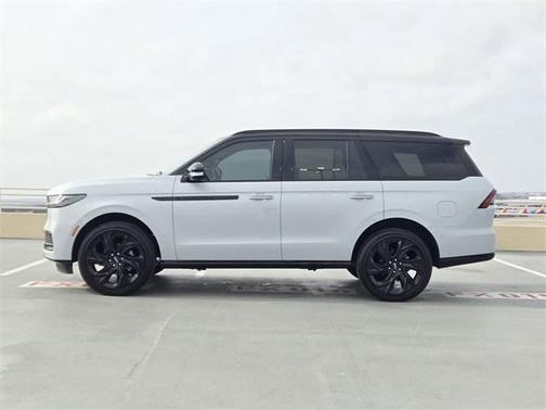 2025 Lincoln Navigator Black Label