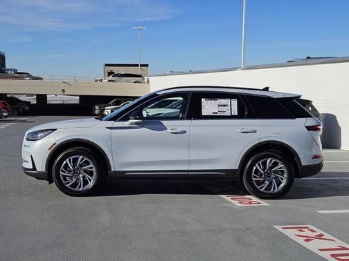 Crystal White Metallic Clearcoat 2026 Lincoln Corsair Premiere