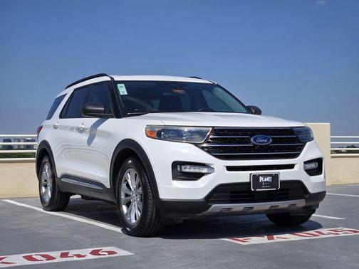 Star White Metallic Tri-Coat 2021 Ford Explorer XLT