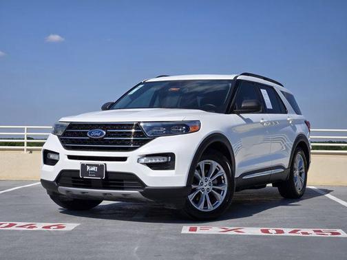 Star White Metallic Tri-Coat 2021 Ford Explorer XLT