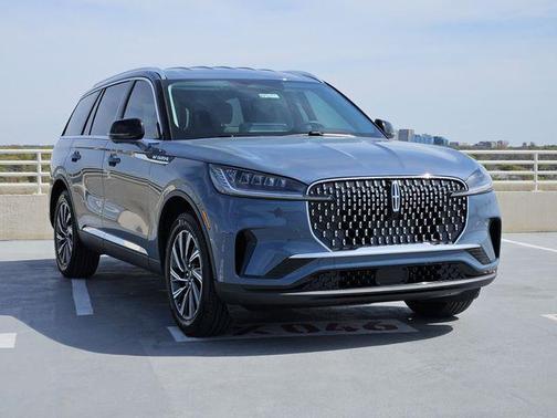 Whisper Blue Metallic Clearcoat 2026 Lincoln Aviator Premiere