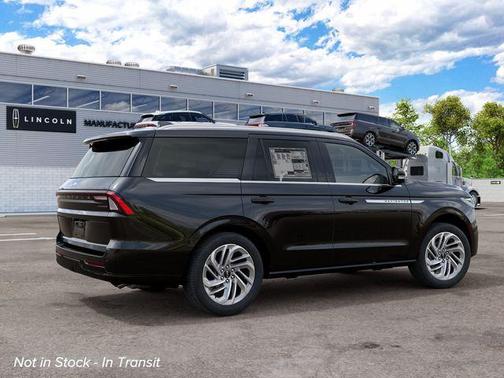 Infinite Black Metallic Clearcoat 2027 Lincoln Navigator Reserve