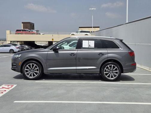 Gray 2019 Audi Q7 quattro
