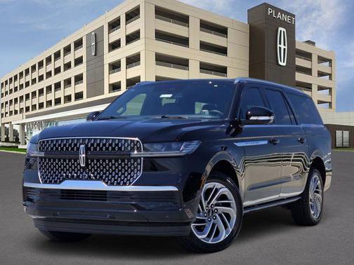 Infinite Black Metallic Clearcoat 2026 Lincoln Navigator Reserve