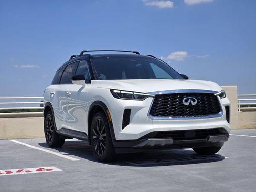 Majestic White/Black Obsidian 2024 INFINITI QX60 AUTOGRAPH