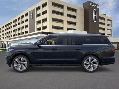 Infinite Black Metallic Clearcoat 2026 Lincoln Navigator Black Label