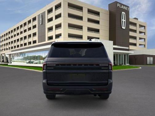 Infinite Black Metallic Clearcoat 2026 Lincoln Navigator Black Label