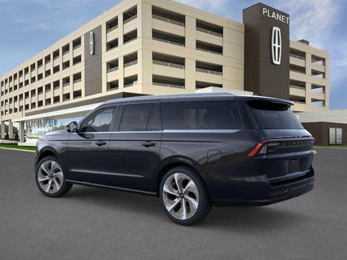 Infinite Black Metallic Clearcoat 2026 Lincoln Navigator Black Label