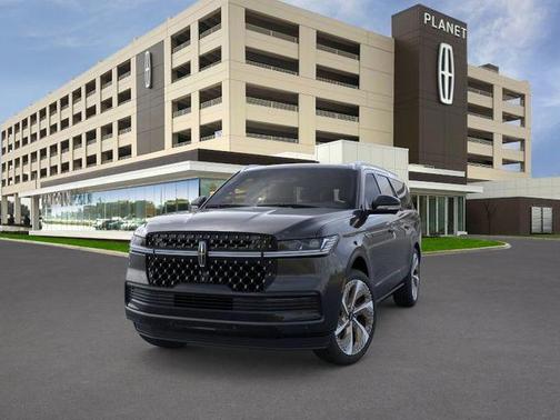 Infinite Black Metallic Clearcoat 2026 Lincoln Navigator Black Label