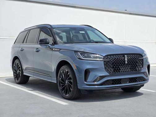 Whisper Blue Metallic Clearcoat 2026 Lincoln Aviator Reserve AWD
