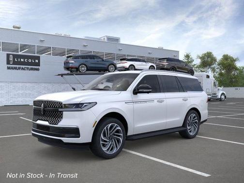 Pristine White Metallic Tri-Coat 2026 Lincoln Navigator Premiere