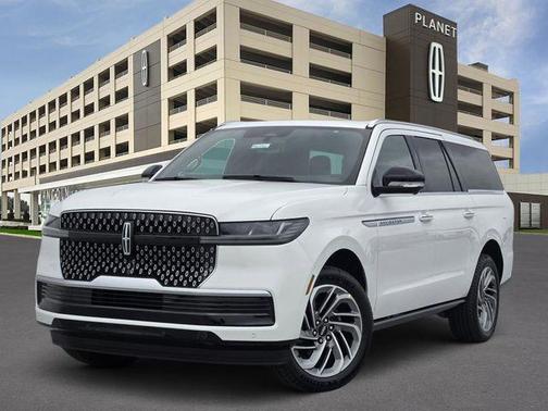 Pristine White Metallic Tri-Coat 2026 Lincoln Navigator Reserve