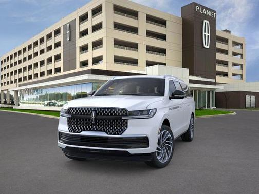 Pristine White Metallic Tri-Coat 2026 Lincoln Navigator Reserve