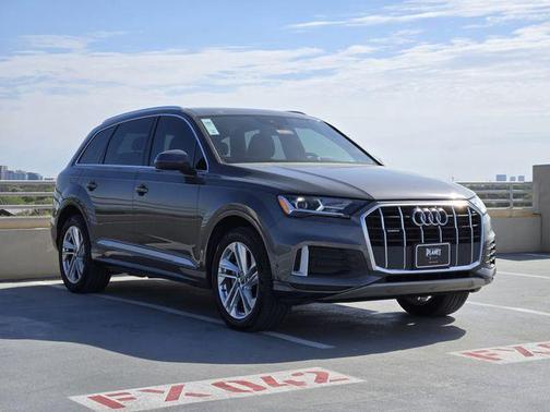 Samurai Gray Metallic 2021 Audi Q7 45 Premium Plus