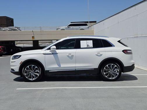 Pristine White Metallic Tri-Coat 2023 Lincoln Nautilus Reserve