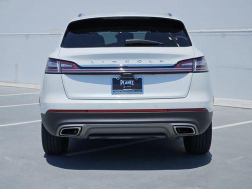 Pristine White Metallic Tri-Coat 2023 Lincoln Nautilus Reserve
