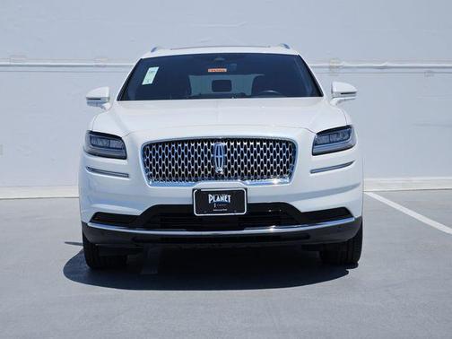 Pristine White Metallic Tri-Coat 2023 Lincoln Nautilus Reserve