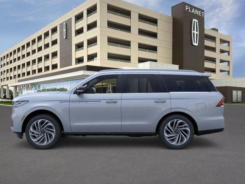 Mist 2026 Lincoln Navigator Reserve